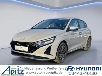 Neu Hyundai i20 Trend 101 PS (74 kW) 2026 Lumen grey pearl Limousine