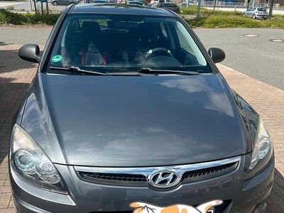 Grau Gebraucht 2008 Hyundai i30 Kleinwagen | 4.500 €