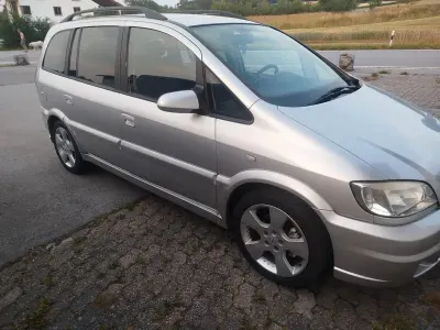 Gebraucht Opel Zafira Edition 125 PS (91 kW) 2005 Silber Van / Kleinbus
