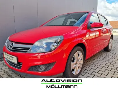 Gebraucht Opel Astra 116 PS (85 kW) 2008 Rot Limousine