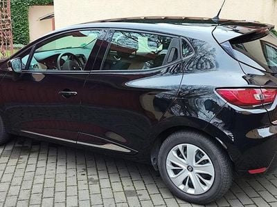 Schwarz Gebraucht 2017 Renault Clio IV LIMITED Kleinwagen | 7.800 € (Guter Preis)