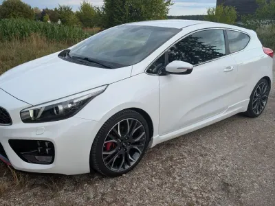 Gebraucht Kia Ceed GT-Track 204 PS (150 kW) 2014 Weiß Kleinwagen