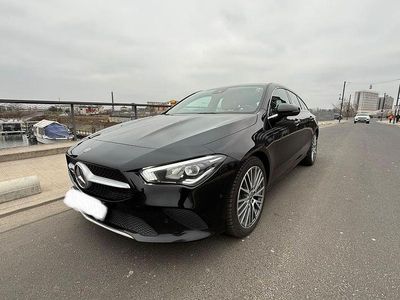 Gebraucht Mercedes CLA200 Shooting Brake 150 PS (110 kW) 2020 Schwarz Kombi
