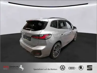 Gebraucht BMW 218 Active Tourer M Sport 136 PS (100 kW) 2023 Skyscraper grau metallic Van / Kleinbus
