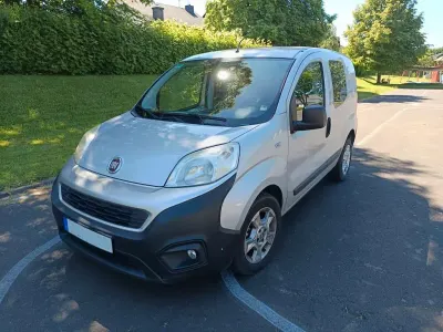 Gebraucht Fiat Fiorino 80 PS (58 kW) 2016 Silber Van / Kleinbus