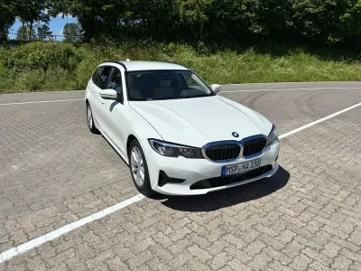 Gebraucht BMW 330 Advantage 265 PS (194 kW) 2019 Weiß Kombi