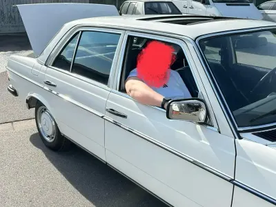 Gebraucht Mercedes E230 136 PS (100 kW) 1981 Weiß Limousine