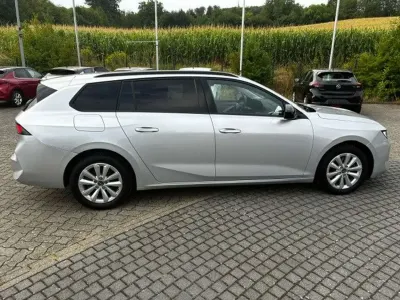 Gebraucht Opel Astra Elegance 131 PS (96 kW) 2024 Silber Kleinwagen