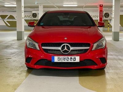 Second-hand Mercedes CLA180 122 CP (89 kW) 2014 Roșu Berlinǎ