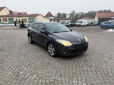 Grau Gebraucht 2011 Renault Mégane GrandTour Dynamique Kombi | 2.400 € (Fairer Preis)