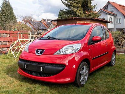 Gebraucht Peugeot 107 68 PS (50 kW) 2008 Rot Kleinwagen