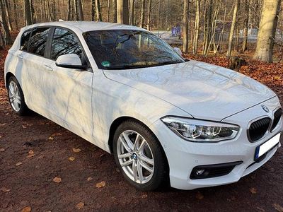 Gebraucht BMW 118 Sport Line 136 PS (100 kW) 2017 Weiß Kleinwagen