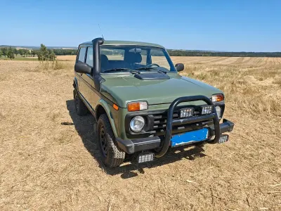 Gebraucht Lada niva 83 PS (61 kW) 2017 Grün SUV