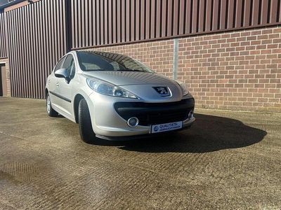 Gebraucht Peugeot 207 Urban Move 95 PS (69 kW) 2008 Aschgrau/metallic Kleinwagen