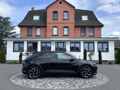 Gebraucht Hyundai Ioniq Techniq 167 kW (228 PS) 2022 Phantom black / mic Kleinwagen