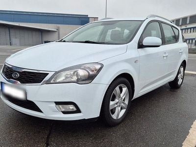 Gebraucht Kia Ceed 125 PS (91 kW) 2011 Weiß Kleinwagen
