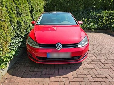 Gebraucht VW Golf VII 110 PS (80 kW) 2015 Rot Limousine