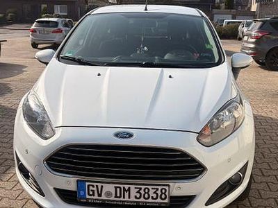 Gebraucht Ford Fiesta SYNC Edition 80 PS (58 kW) 2013 Weiß Kleinwagen