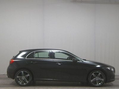 Gebraucht Mercedes A200 Progressive 150 PS (110 kW) 2021 Kosmosschwarz  metalliclack (metallic) Limousine