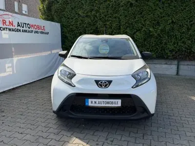 Usata Toyota Aygo X Basis 72 CV (52 kW) 2022 Bianco SUV