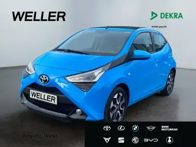 Gebraucht Toyota Aygo x-sky 72 PS (52 kW) 2018 Blau Kleinwagen