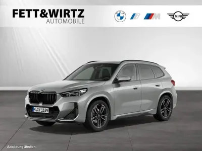 Gebraucht BMW X1 M Sport 150 PS (110 kW) 2023 Spacesilber metallic SUV
