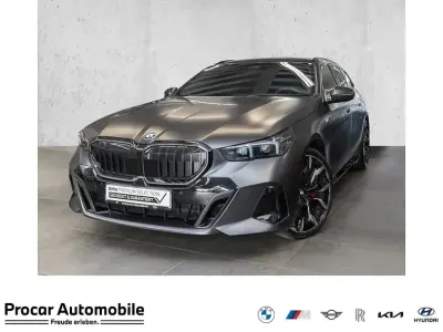 Gebraucht BMW 520 M Sport 197 PS (144 kW) 2025 Bmw individual frozen deep gre Kombi