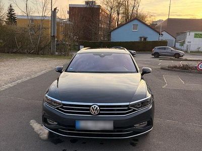 Gebraucht VW Passat Elegance 150 PS (110 kW) 2021 Grau Kombi
