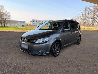 Usata VW Touran 140 CV (102 kW) 2014 Grigio Monovolume