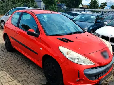 Gebraucht Peugeot 206+ 85 PS (62 kW) 2009 Rot Kleinwagen