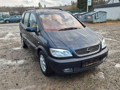 Blau Gebraucht 2002 Opel Zafira Van / Kleinbus | 3.900 € (Etwas zu teuer)