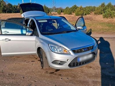 Gebraucht Ford Focus 125 PS (91 kW) 2010 Silber Limousine