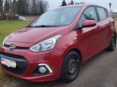 Gebraucht Hyundai i10 Edition 87 PS (63 kW) 2014 Rot Kleinwagen