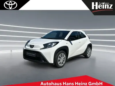 Gebraucht Toyota Aygo X Business Edition 72 PS (52 kW) 2024 Weiß SUV