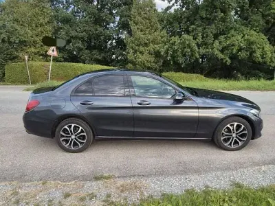 Gebraucht Mercedes 220 170 PS (125 kW) 2016 Limousine