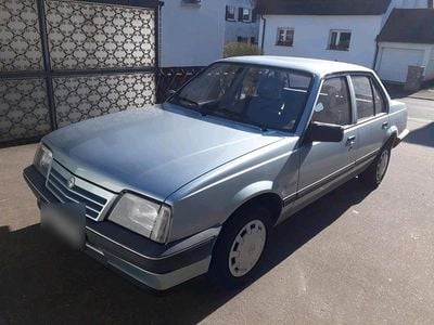 Usado Opel Ascona 75 HP (55 kW) 1988 Carrinha