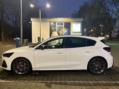 Second-hand Ford Focus ST 280 CP (205 kW) 2025 Alb Berlinǎ