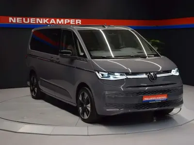 Gebraucht VW Multivan Style 150 PS (110 kW) 2025 Grau Van / Kleinbus