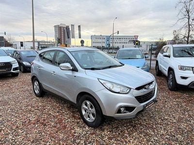 Silber Gebraucht 2011 Hyundai ix35 Premium SUV | 11.500 € (Etwas zu teuer)