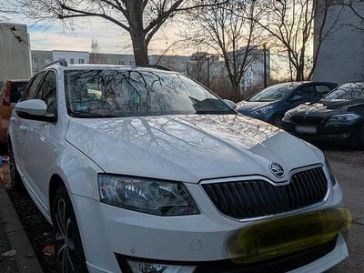 Gebraucht Skoda Octavia Ambition 150 PS (110 kW) 2016 Weiß Kleinwagen