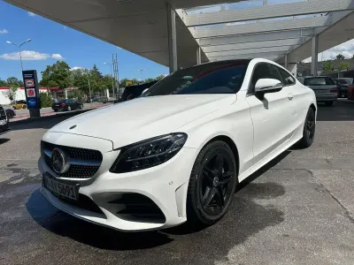 Gebraucht Mercedes C180 AMG 156 PS (114 kW) 2020 Weiß Coupé