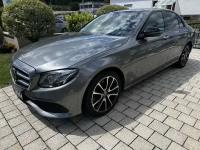 Gebraucht Mercedes E220 194 PS (142 kW) 2017 Grau Limousine