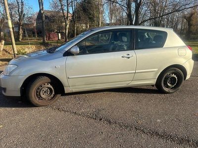 Gebraucht Toyota Corolla 94 PS (69 kW) 2004 Silber Kleinwagen
