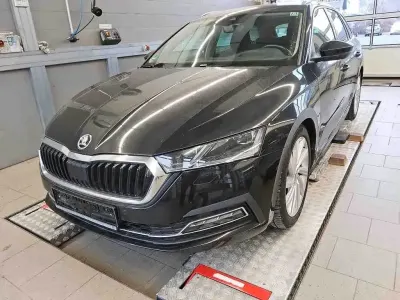 Gebraucht Skoda Octavia First Edition 150 PS (110 kW) 2020 Blackmagic perleffekt Kombi