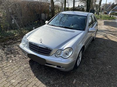 Gebraucht Mercedes C180 143 PS (105 kW) 2004 Silber Coupé