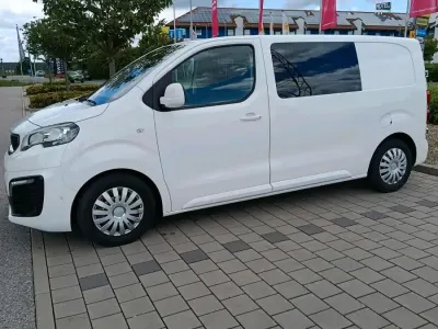 Gebraucht Peugeot Expert 150 PS (110 kW) 2017 Weiß Van