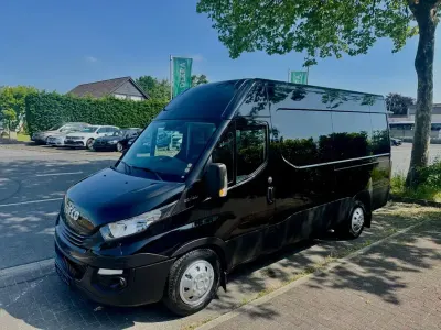 Gebraucht Iveco Daily 179 PS (131 kW) 2019 Schwarz Van / Kleinbus