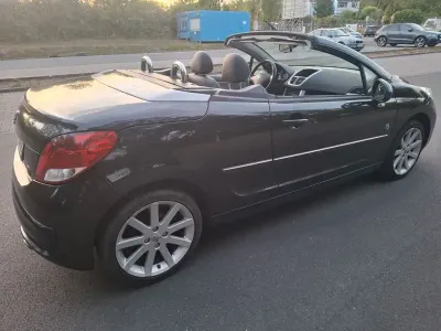 Gebraucht Peugeot 207 CC Roland Garros 109 PS (80 kW) 2009 Schwarz Cabrio