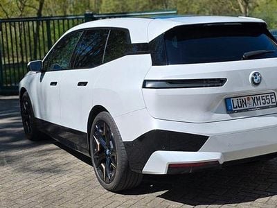 Second-hand BMW iX M Sport 239 kW (326 CP) 2024 Alb SUV