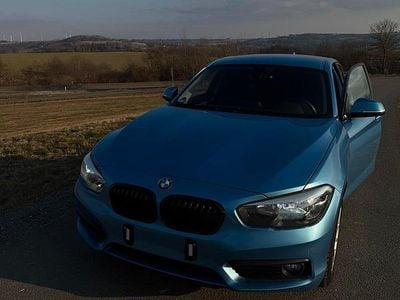 Blau Gebraucht 2018 BMW 118 Advantage Kleinwagen | 13.900 € (Fairer Preis)